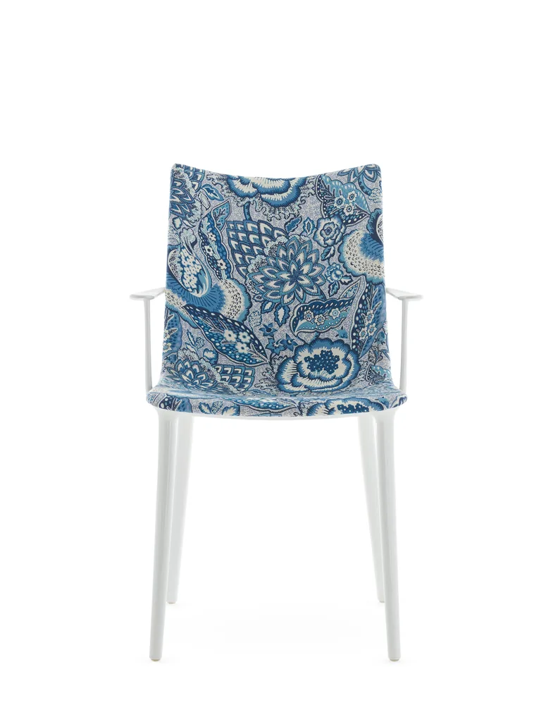 H.H.H. Upholstered Fabric, packshot ufficiale su fondo neutro