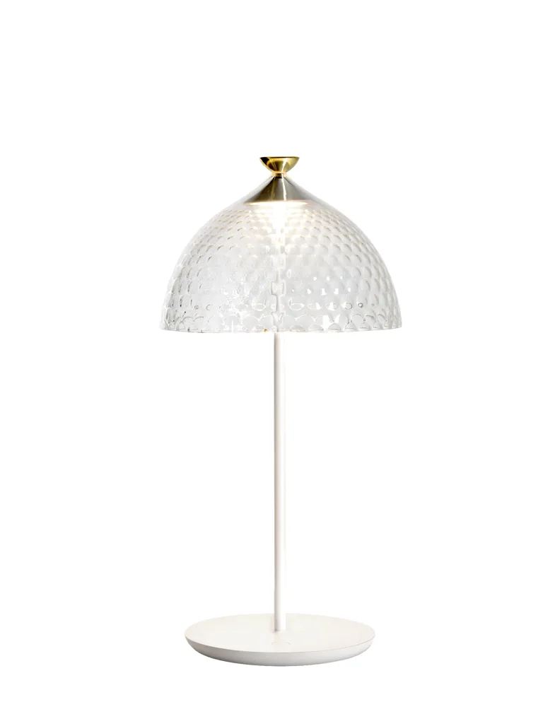 Pumo Lamp, packshot ufficiale su fondo neutro
